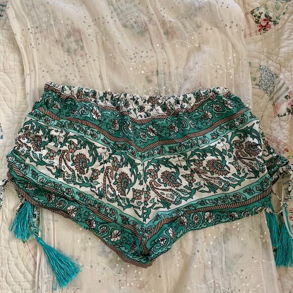 OOBERSWANK TURQUOISE RAYON BOHO PRINT SHORTS FRINGE TASSELS S NWOT - Picture 1 of 8